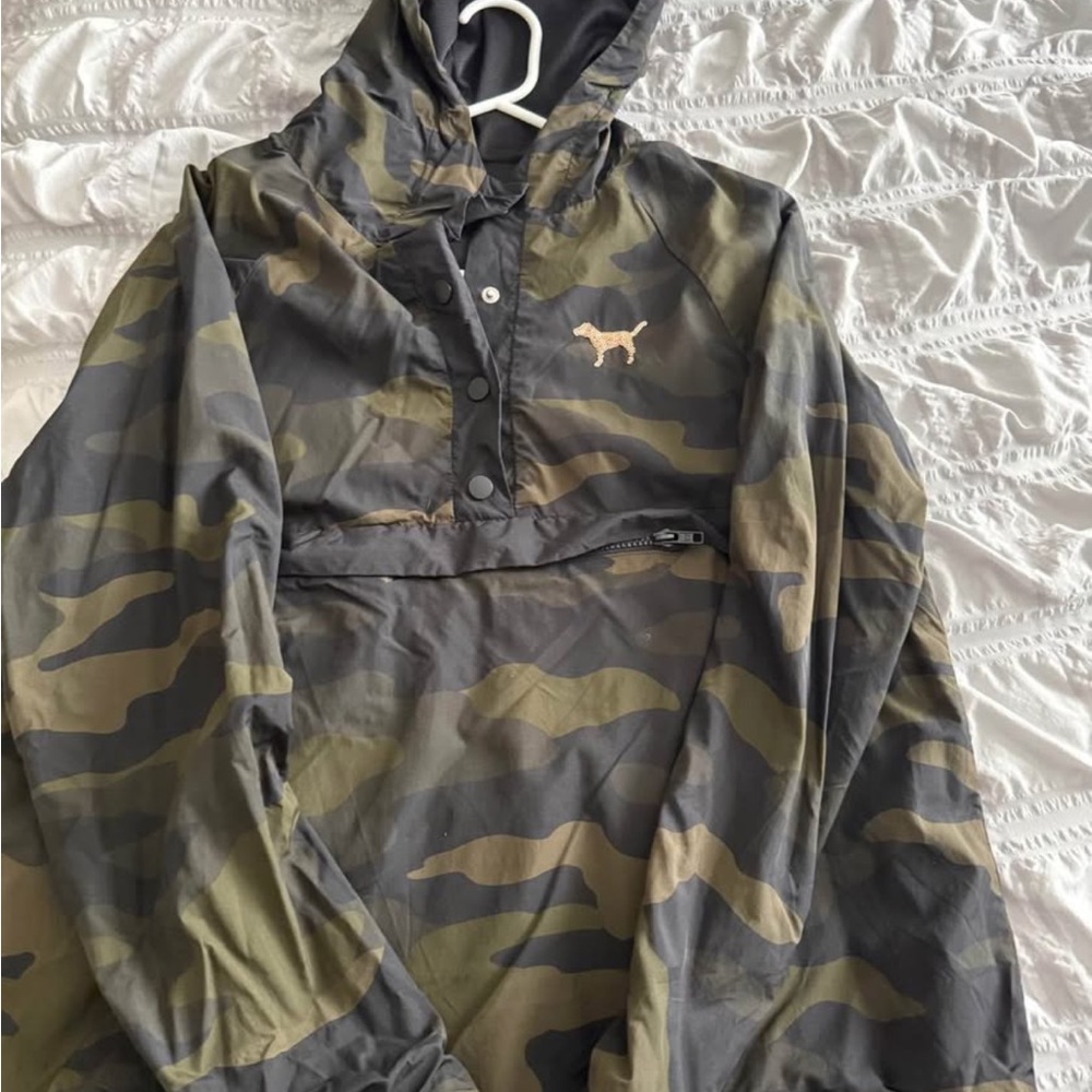 Camo Pullover Jacket with Dog Logo